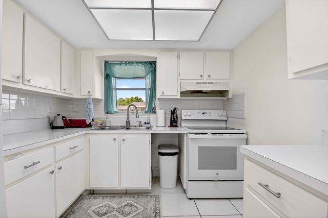 2593 W Dudley Drive W F, West Palm Beach, FL 33415