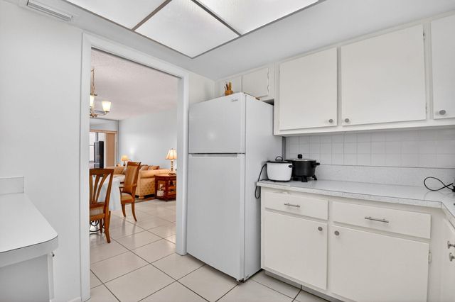 2593 W Dudley Drive W F, West Palm Beach, FL 33415