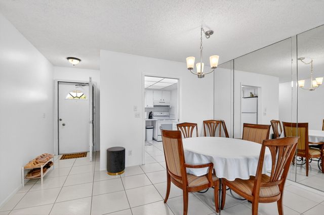 2593 W Dudley Drive W F, West Palm Beach, FL 33415