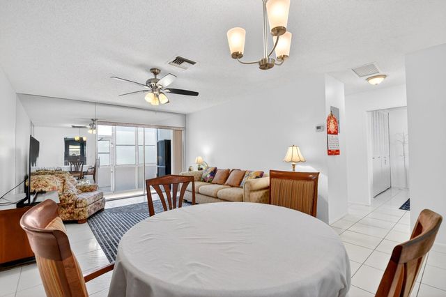 2593 W Dudley Drive W F, West Palm Beach, FL 33415