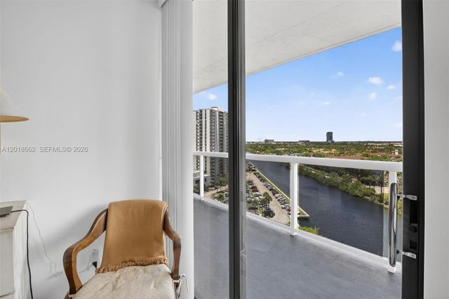 20505 E Country Club Drive 1431, Aventura, FL 33180