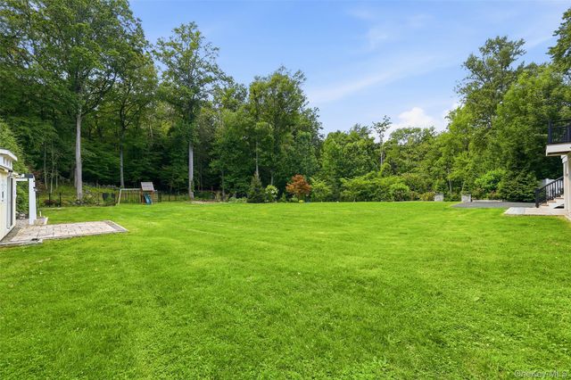 39 Ridge Road, Hartsdale, NY 10530