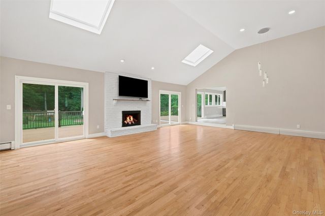 39 Ridge Road, Hartsdale, NY 10530