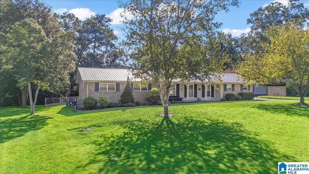 1014 LARKWOOD DRIVE NE, Cullman, AL 35055