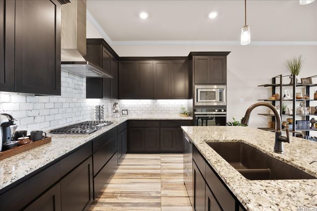 41 W Mariposa Parkway, Boerne, TX 78006