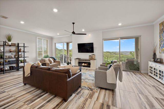41 W Mariposa Parkway, Boerne, TX 78006