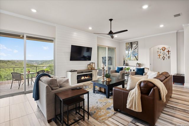 41 W Mariposa Parkway, Boerne, TX 78006