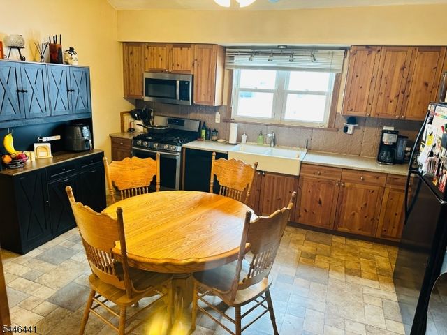 1210 Ringwood Ave, Wanaque Boro, NJ 07420