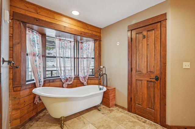 19801 Adrian WAY, Jonestown, TX 78645