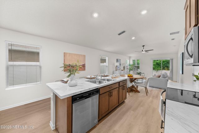 7736 MEADOW WALK Lane, Jacksonville, FL 32256