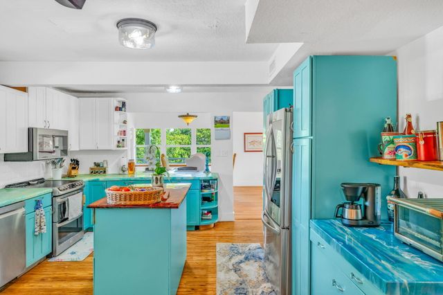 894 Ellen Drive, Key Largo, FL 33037