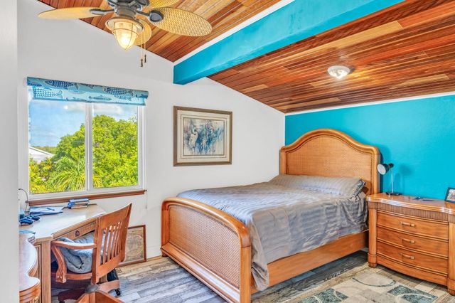 894 Ellen Drive, Key Largo, FL 33037