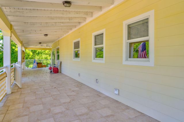 894 Ellen Drive, Key Largo, FL 33037