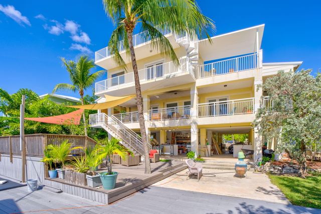 894 Ellen Drive, Key Largo, FL 33037