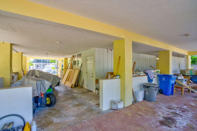 894 Ellen Drive, Key Largo, FL 33037