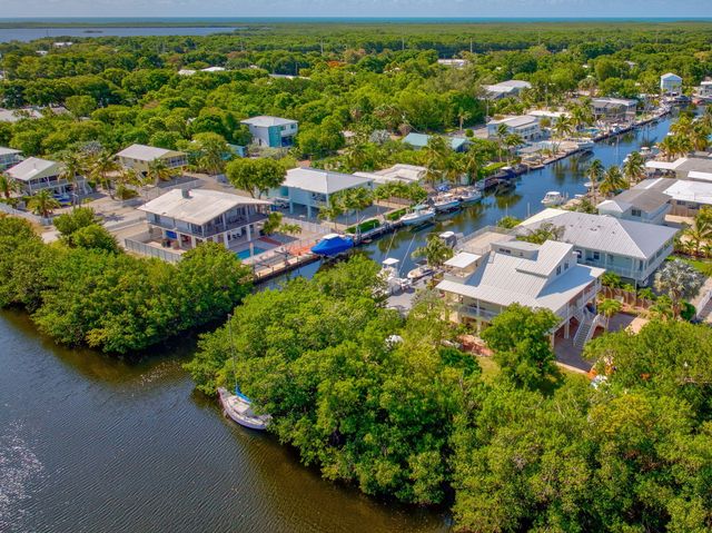 894 Ellen Drive, Key Largo, FL 33037