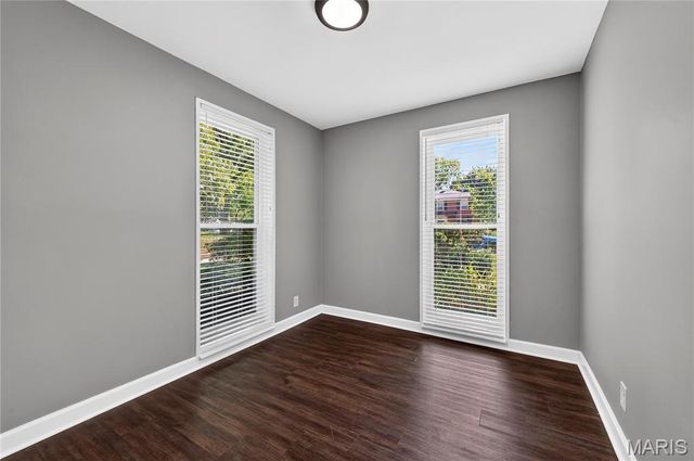 725 Berick Drive, University City, MO 63132