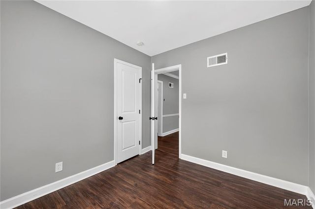 725 Berick Drive, University City, MO 63132