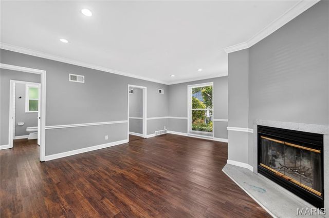725 Berick Drive, University City, MO 63132