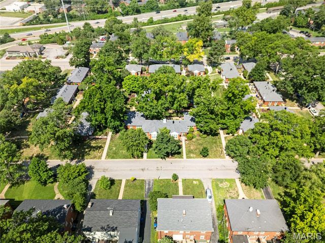 725 Berick Drive, University City, MO 63132