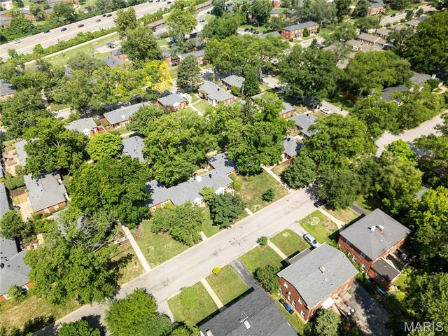725 Berick Drive, University City, MO 63132