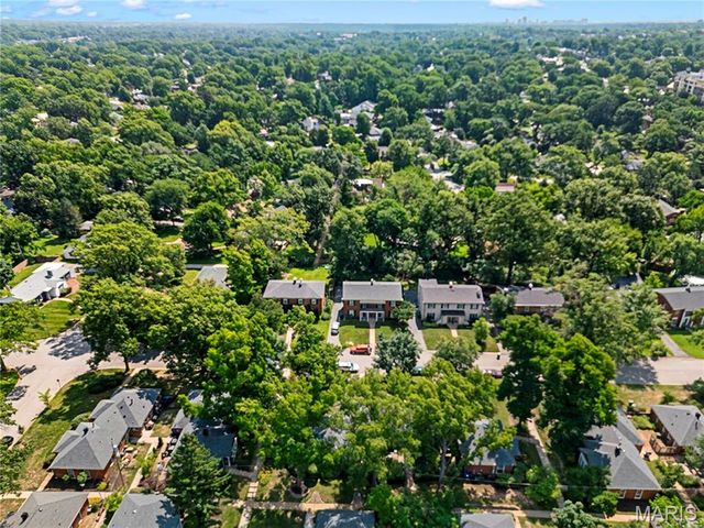 725 Berick Drive, University City, MO 63132