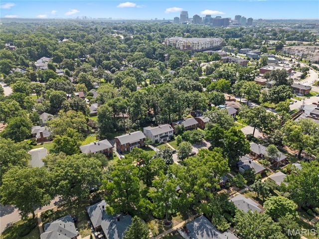 725 Berick Drive, University City, MO 63132