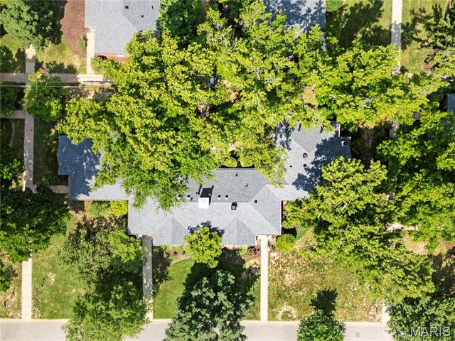 725 Berick Drive, University City, MO 63132