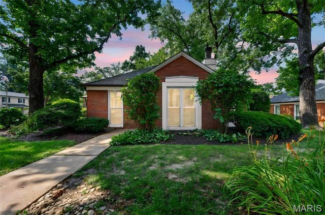 725 Berick Drive, University City, MO 63132