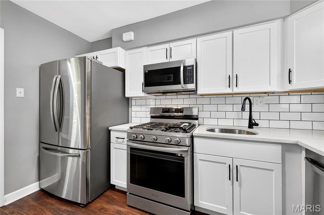 725 Berick Drive, University City, MO 63132