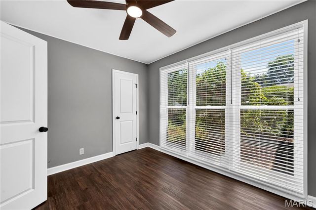 725 Berick Drive, University City, MO 63132