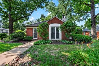 725 Berick Drive, University City, MO 63132