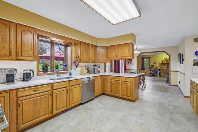 2832 Marledge Street, Fitchburg, WI 53711