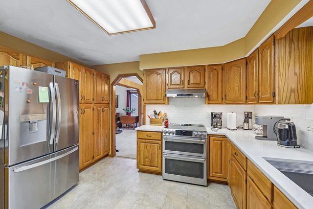 2832 Marledge Street, Fitchburg, WI 53711