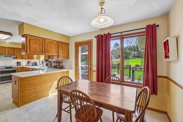 2832 Marledge Street, Fitchburg, WI 53711