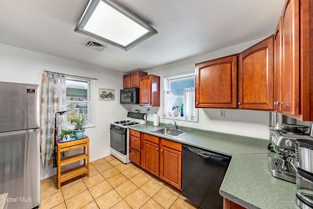 477 Bradford Road, Schenectady, NY 12304