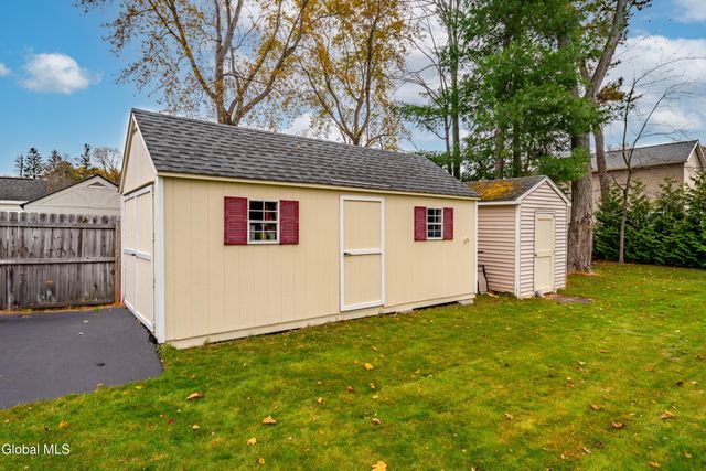 477 Bradford Road, Schenectady, NY 12304