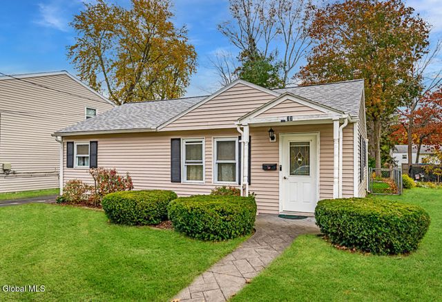 477 Bradford Road, Schenectady, NY 12304