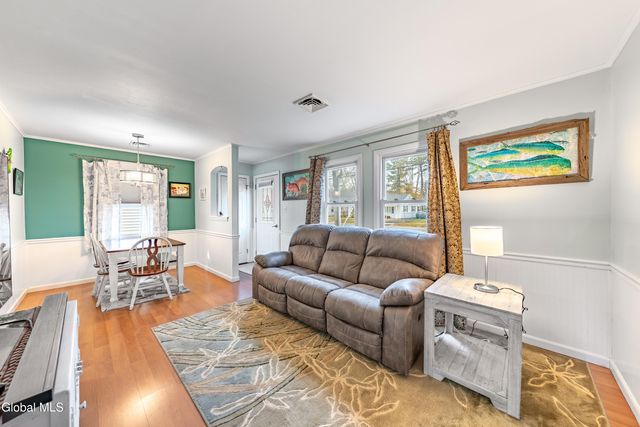 477 Bradford Road, Schenectady, NY 12304