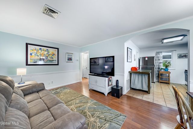 477 Bradford Road, Schenectady, NY 12304