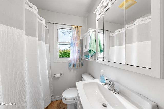 477 Bradford Road, Schenectady, NY 12304