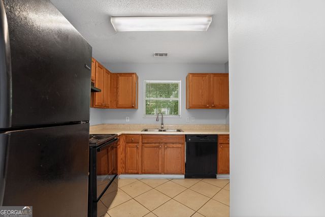 2404 Raven Circle, Lithonia, GA 30058