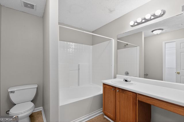 2404 Raven Circle, Lithonia, GA 30058