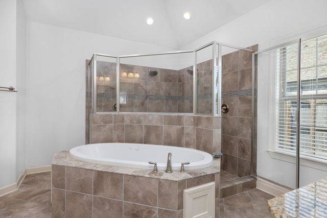 230 MISTY FIELDS RD, Oakland, TN 38060
