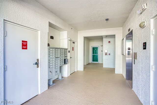 11021 Gulf Reflections DR 105, Fort Myers, FL 33908