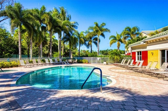 11021 Gulf Reflections DR 105, Fort Myers, FL 33908