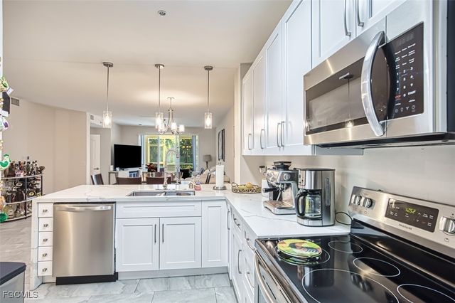 11021 Gulf Reflections DR 105, Fort Myers, FL 33908