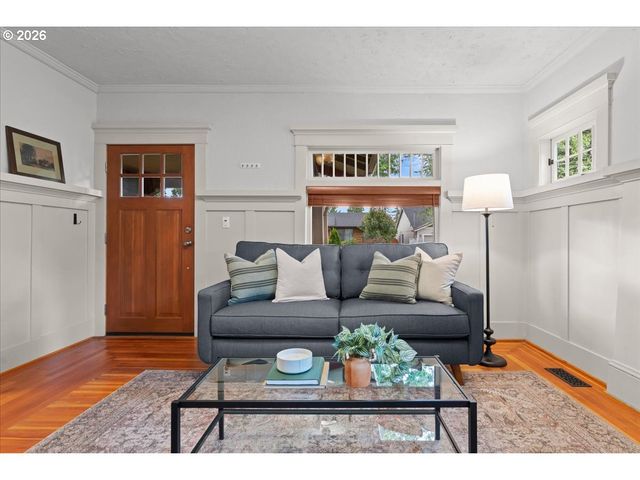 7515 Se MARTINS St, Portland, OR 97206