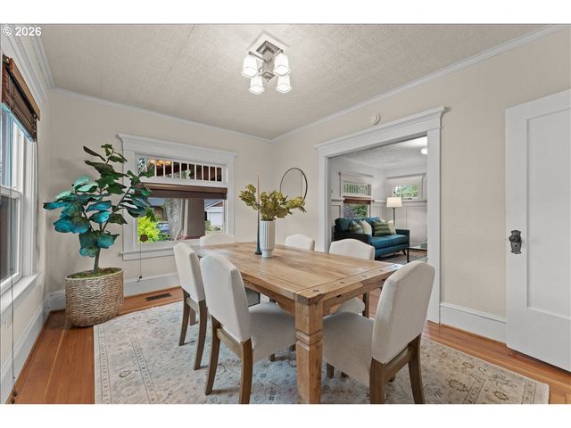 7515 Se MARTINS St, Portland, OR 97206