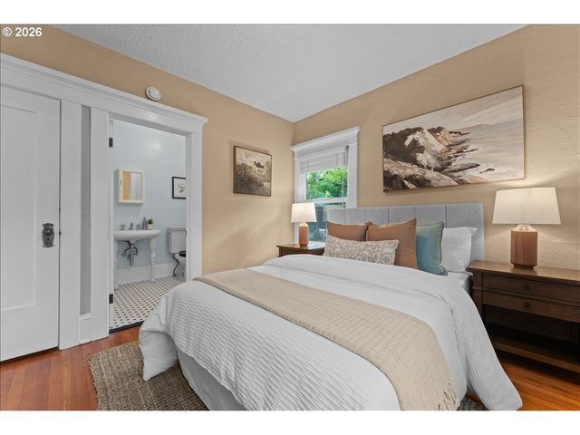 7515 Se MARTINS St, Portland, OR 97206